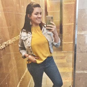 Meet your Posher, Carla